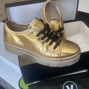 Mario Valentino Gold Dalia Sneaker SZ 8